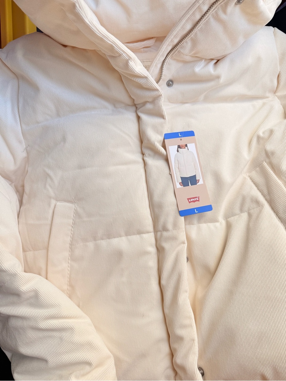 Levi's Women's Cream-Colored Hooded Puffer Jacket